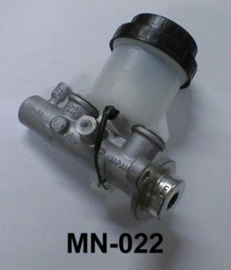 AISIN Главный тормозной цилиндр MN-022